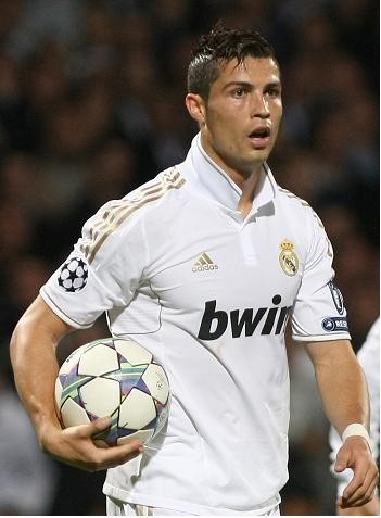 替补球员关键上场改变比赛节奏（关键替补出场重塑比赛节奏）