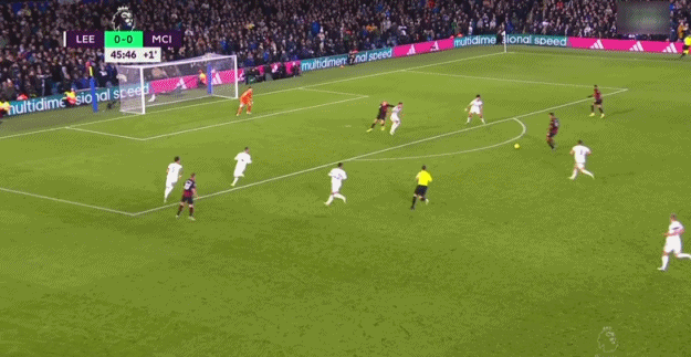 曼城德布劳内助攻斯特林破门（德布劳内送助攻 斯特林为曼城建功）