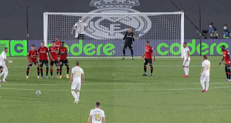 加图索在看台观战？巴尔泰萨吉：我很高兴，但我不关注这些事（加图索疑现身看台，巴尔泰萨吉：我很高兴，但不予置评）