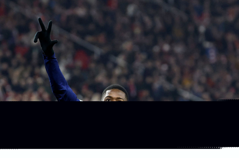 心念老东家！奥斯卡社媒晒照观看海港vs柔佛亚冠比赛（奥斯卡社媒晒照观海港vs柔佛亚冠，心系老东家）