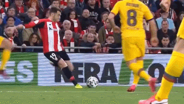 门将关键扑救锁定胜局（门将神勇一扑定胜负）