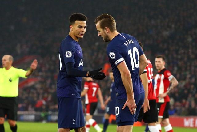 王钰栋三线作战不停歇，中超、U21联赛及国字号密集出战压力巨大（王钰栋连轴转征战三线：中超、U21与国字号赛程密集压力陡增）