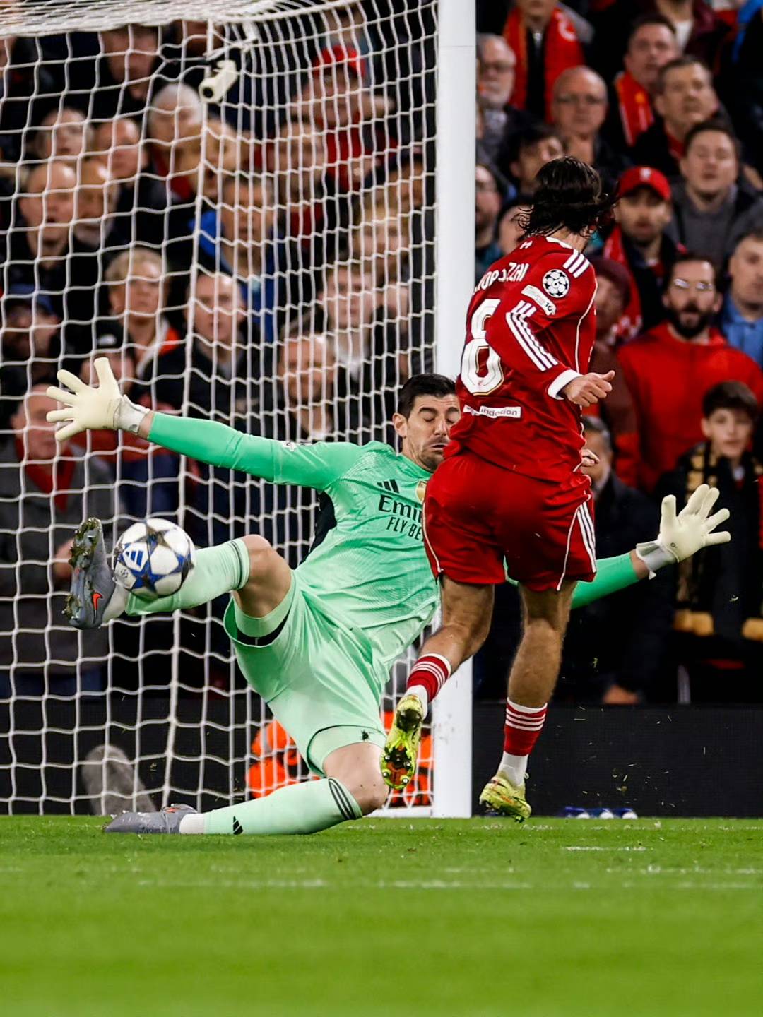 手感不佳！布朗三分8中0&罚球10中8得到16分3助3断（手感冰冷！布朗三分8投0中、罚球10中8，拿下16分3助3断）